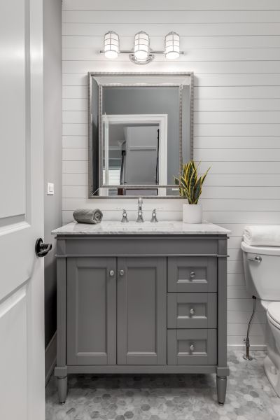Vanity Refacing in Forney
